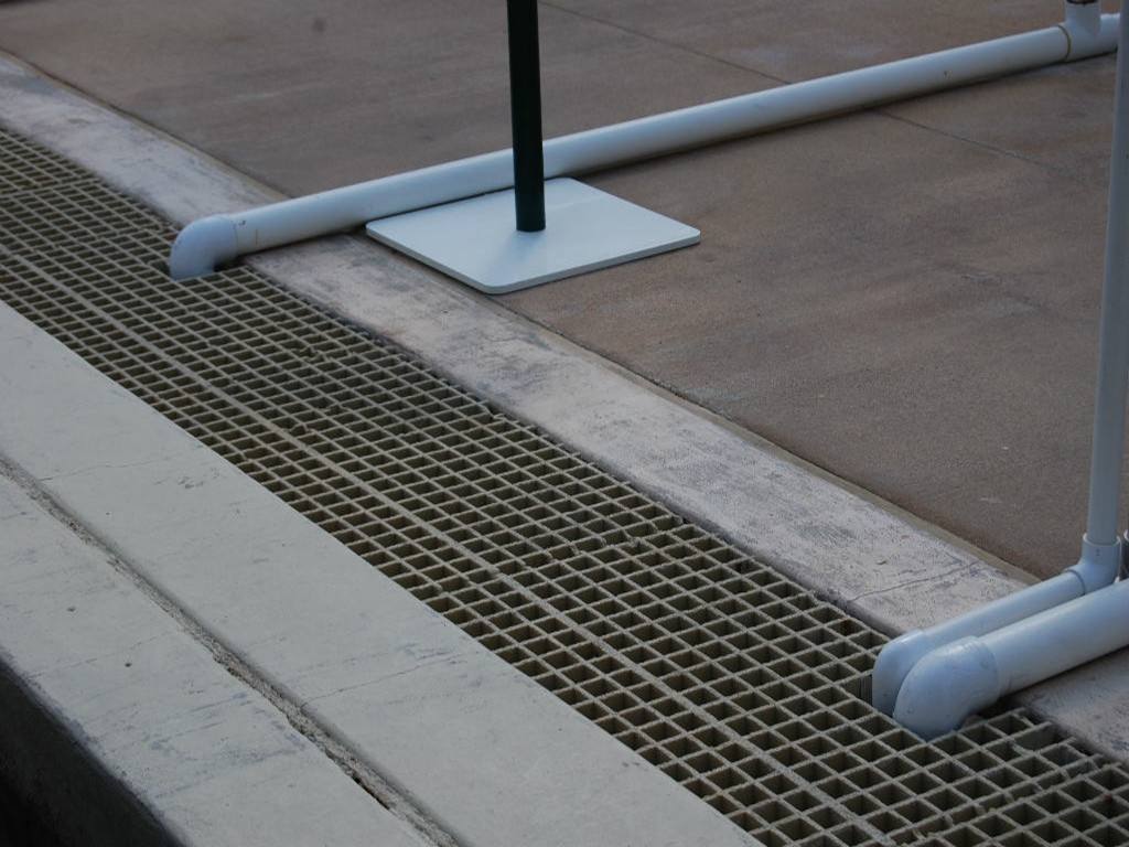 排水溝格柵網(wǎng)狀蓋板案例